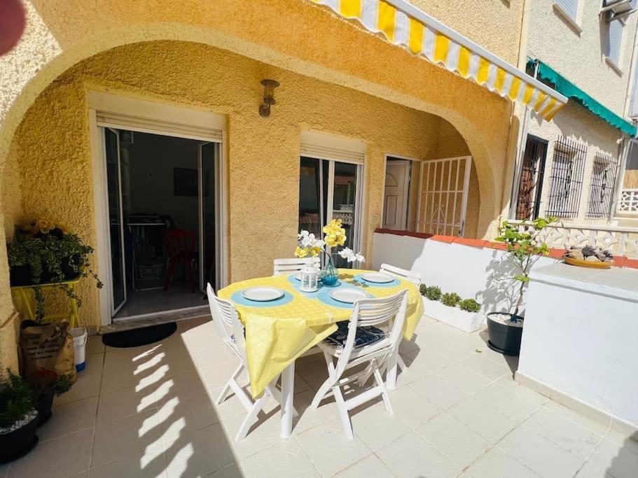 Sunny, South-Facing & Welcoming Villa Alicante Exterior foto